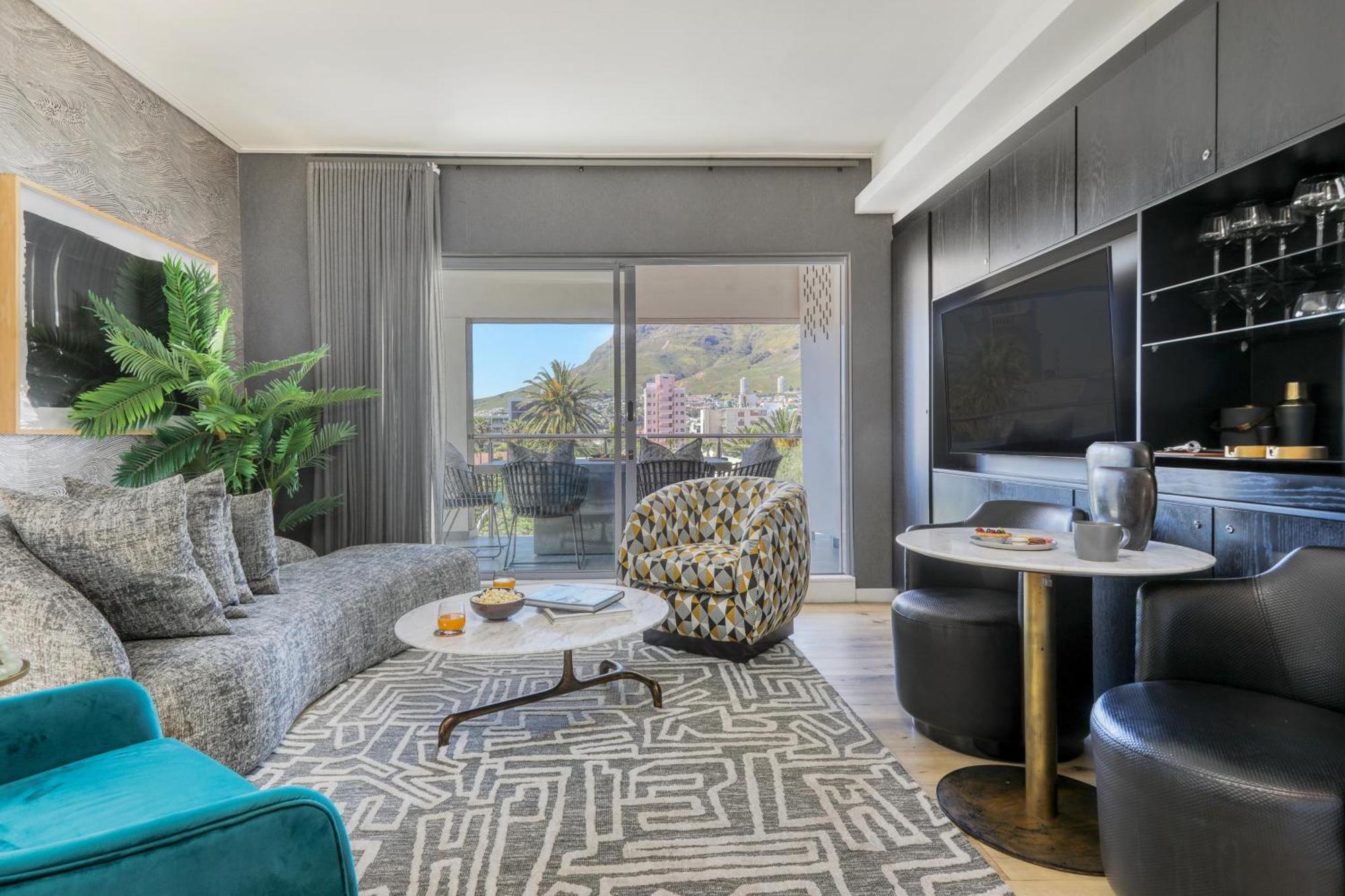 Danbury On Loop - Designer In Apartment *